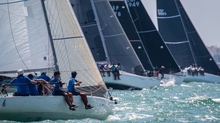 Las competiciones se celebran en las aguas de la Bahía de Cádiz.