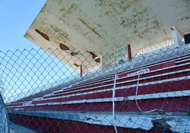 Adiós a la cubierta del Estadio José del Cuvillo tras más de 50 años