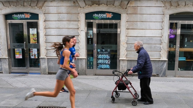 Una carrera para todos por la mujer