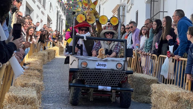 La Carrera de Autos Locos se consolida en Medina Sidonia
