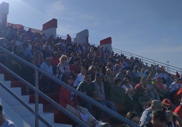 Así fue la vuelta de los aficionados a la nueva Tribuna del Estadio José del Cuvillo