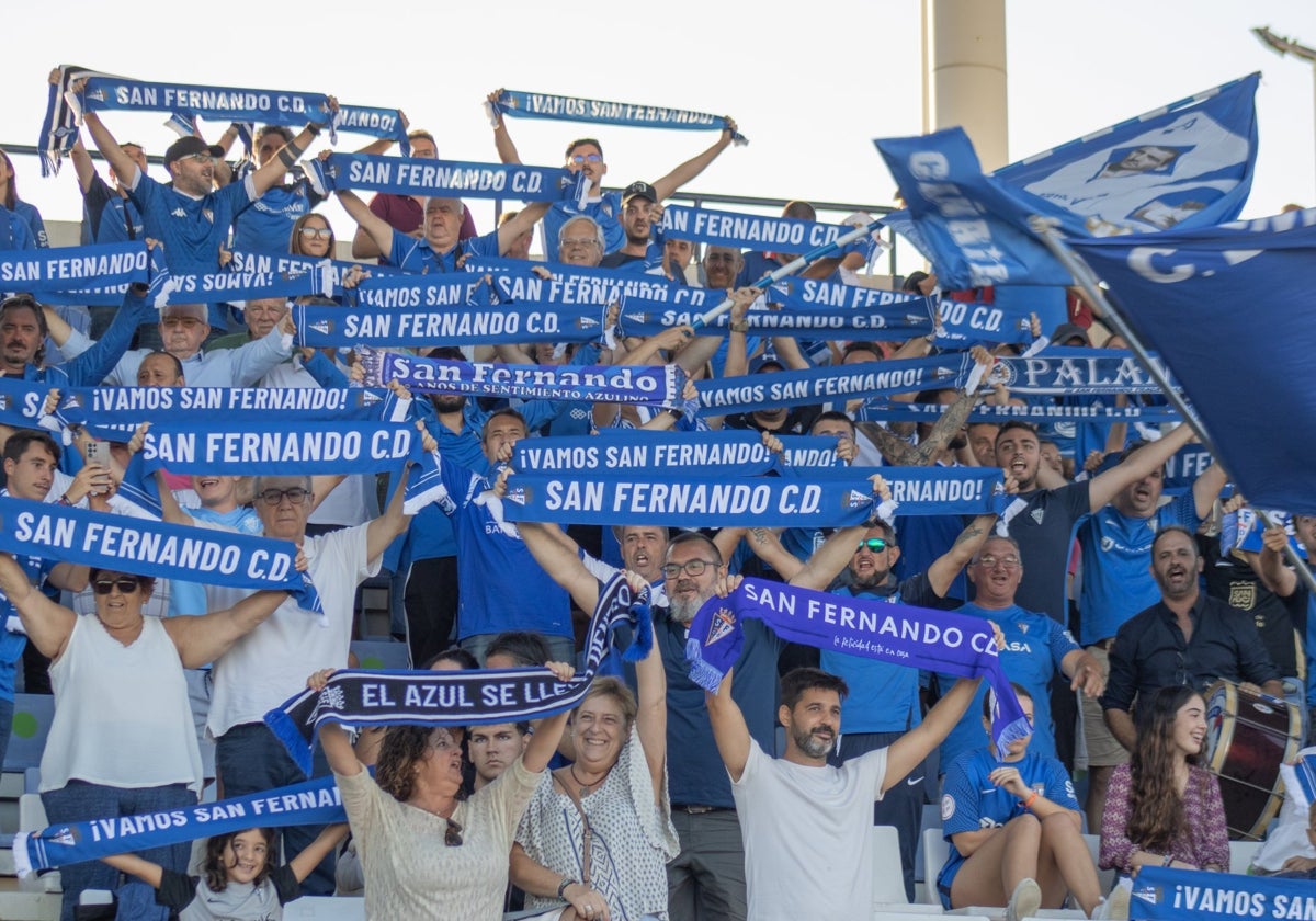 La afición del San Fernando CD está pasando por un momento muy complicado.