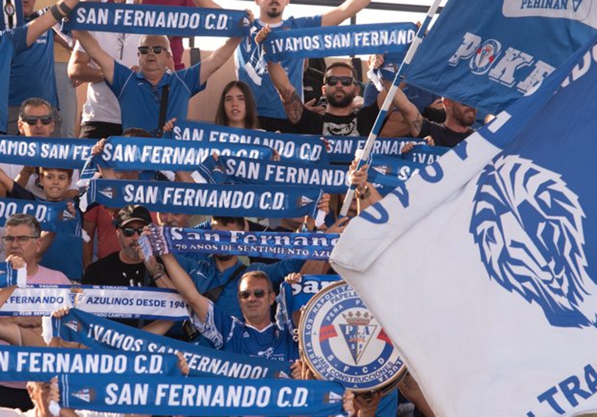 La afición del San Fernando CD está viviendo momentos muy duros.
