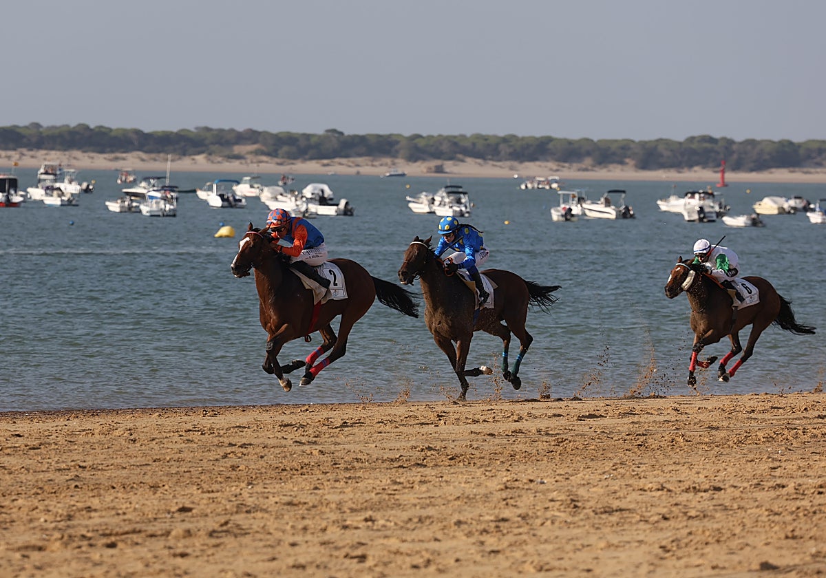 El primer ciclo de las carreras de caballos de Sanlúcar de Barrameda llega a su fin.