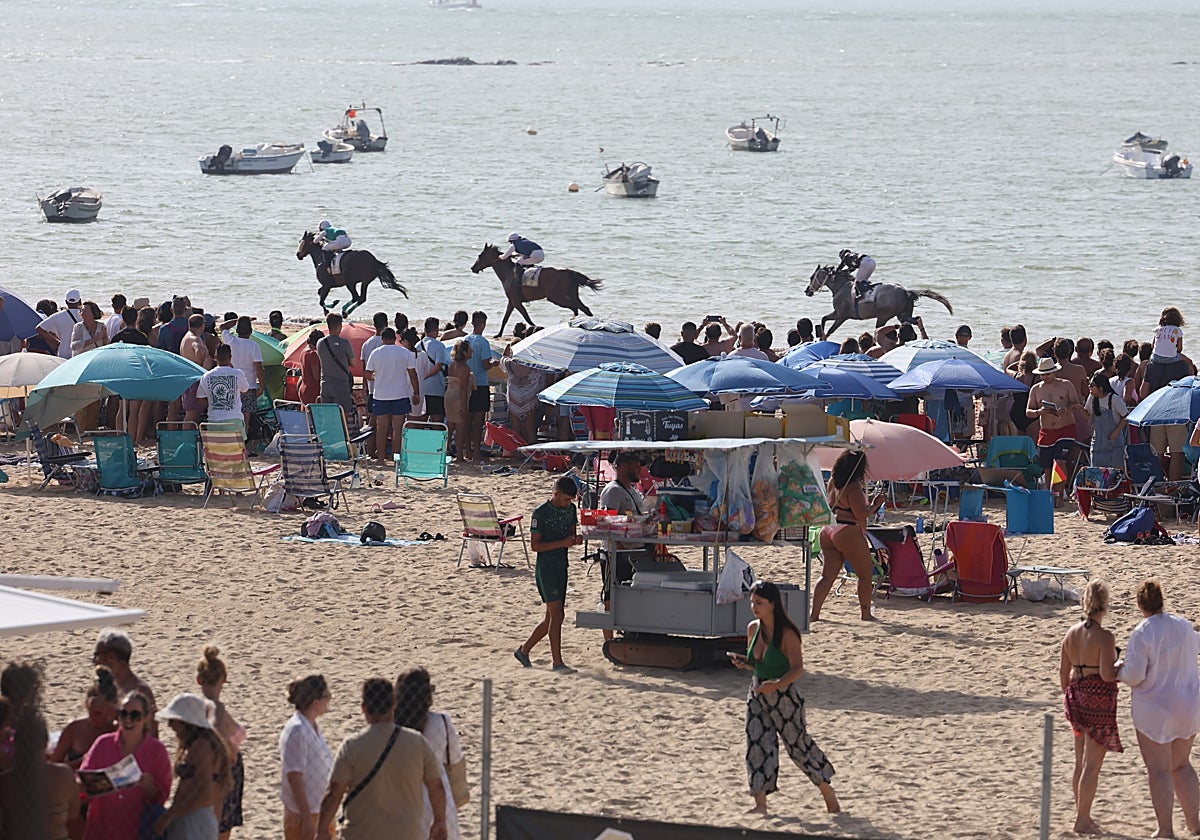 El primer ciclo se las carreras de caballos de Sanlúcar de Barrameda fue un auténtico éxito.