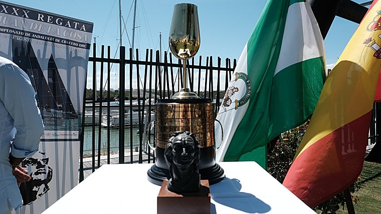 Turno para dos clásicas de la vela en la Bahía de Cádiz.