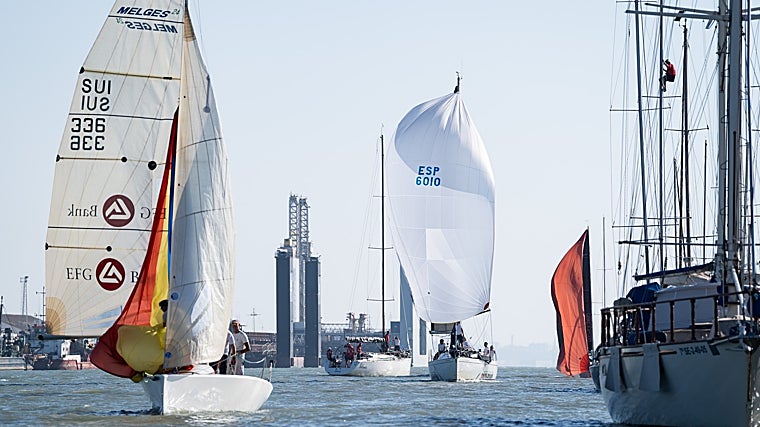Entrada de las embarcaciones por el río Guadalete.