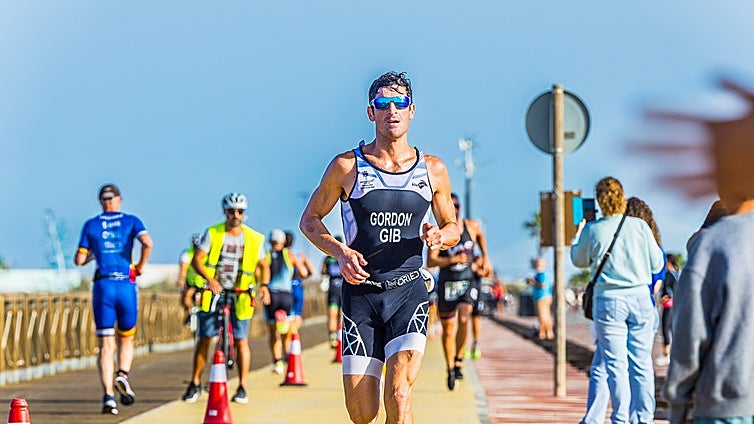 La playa de Camposoto acoge la VI Triatlón Ciudad de San Fernando
