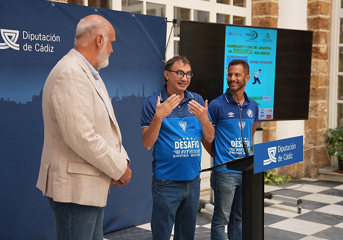 La presentación se realizó en el Palacio Provincial.