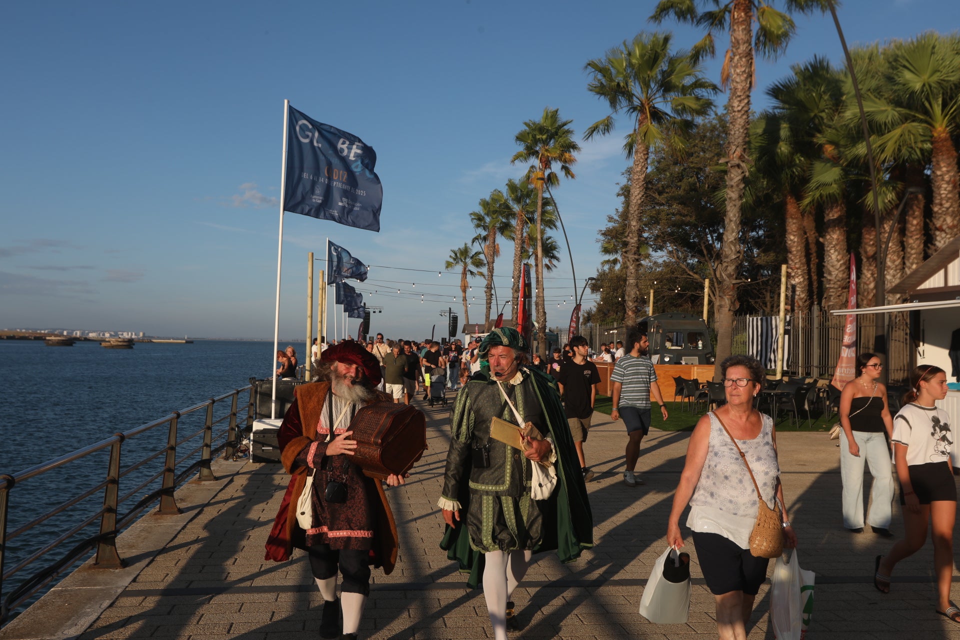 Las imágenes de la llegada de los primeros barcos para la Globe 40