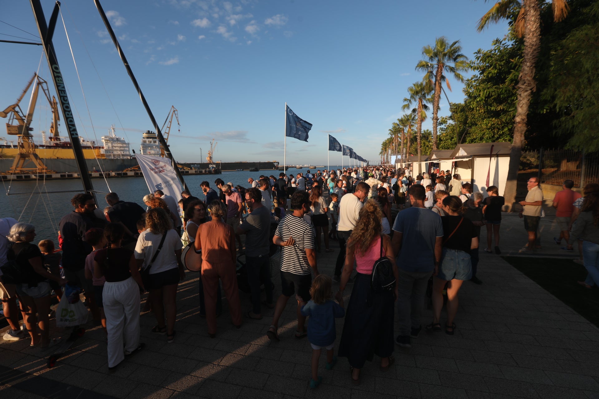 Las imágenes de la llegada de los primeros barcos para la Globe 40