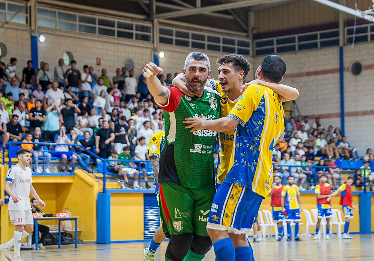 Los gaditanos ganaron sin excesivos problemas en tierras onubeneses.