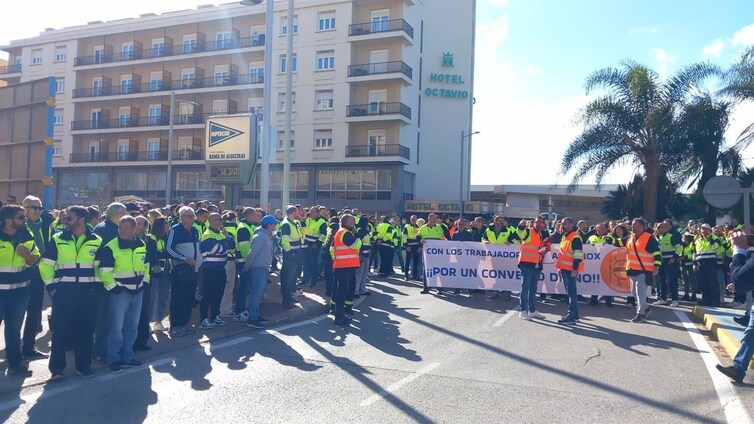 Acerinox y trabajadores continúan miércoles con las negociaciones por el convenio colectivo