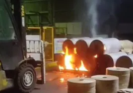 Acerinox dice sufrir un asalto en la fábrica para provocar un incendio y valora el cierre de la planta
