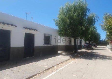 Imagen secundaria 1 - Sale a la venta un camping en Cádiz con piscina y pistas de pádel: se puede comprar por este precio
