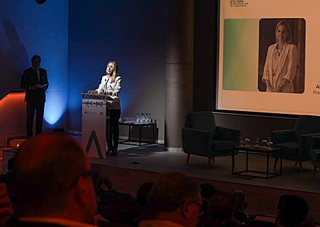 Imagen secundaria 1 - El III Foro de Inversión de la CEC y Diputación sitúa a Cádiz en el mapa europeo de la innovación y la industria estratégica