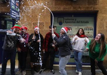 88008, el 'Gordo' de la Lotería de Navidad 2023, deja premios en Cádiz, Jerez, Conil y Alcalá de los Gazules