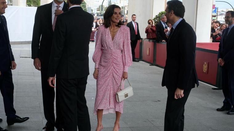 La Reina Letizia con un vestido de Lady Pipa