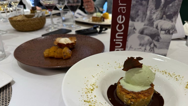 Selección de postres de la carta de primavera del restaurante jerezano Quince Arrobas