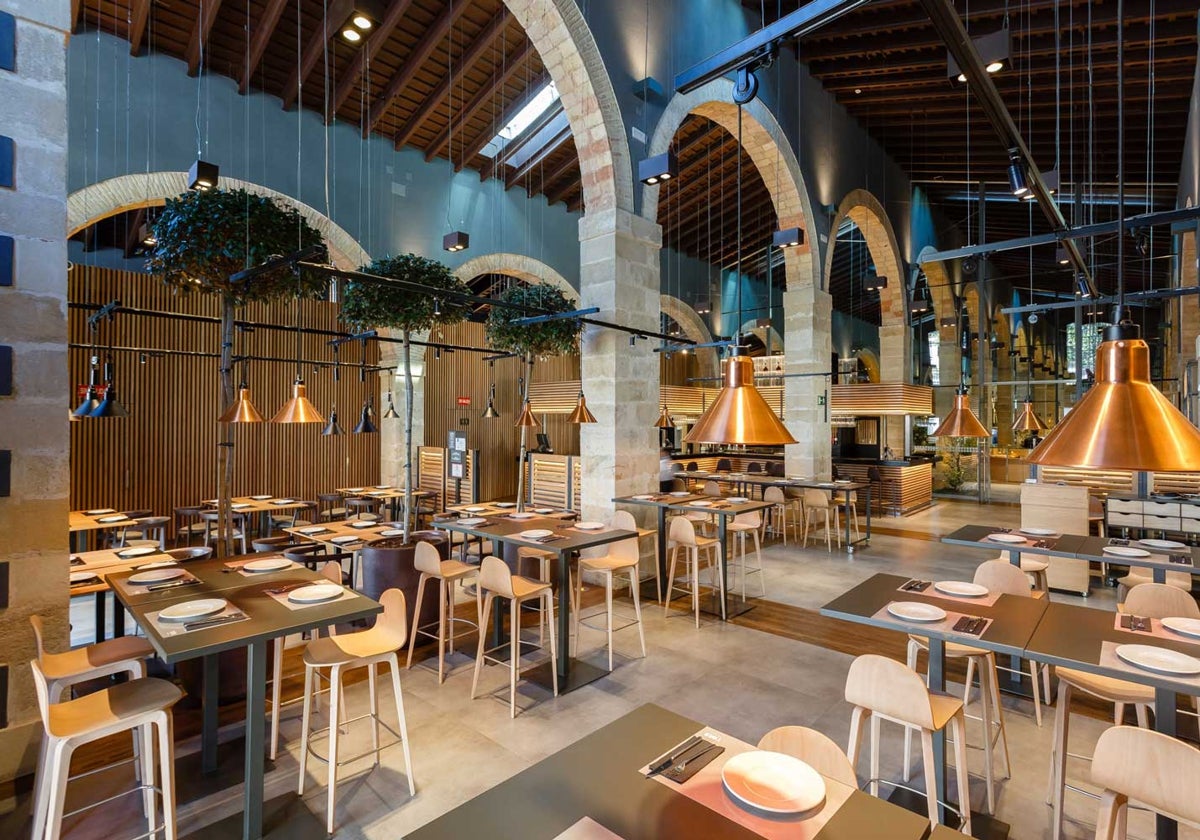 Interior del establecimiento Toro Tapas en El Puerto de Santa María