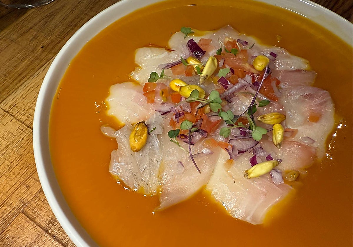 Tiradito de dorada en el establecimiento Calachica de Cádiz