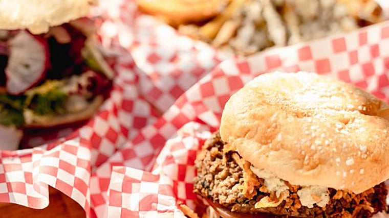 Hamburguesas en el Burger Tumbao de Tarifa