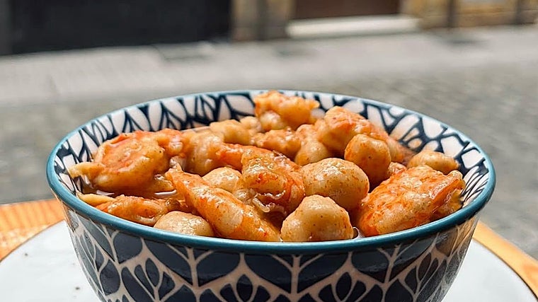 Garbanzos con langostinos de Casa Pepe