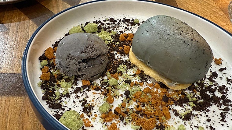 Uno de los originales postres de Suber en Alcalá de los Gazules (Cádiz)