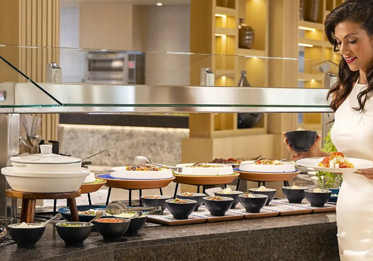 Cena buffet en el Hotel Hipotels Barrosa Palace & Spa 5* de Chiclana de la Frontera