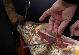 Jerez celebra la IV Jornada de Cortadores de Jamón Solidarios por el Día de Todos los Santos