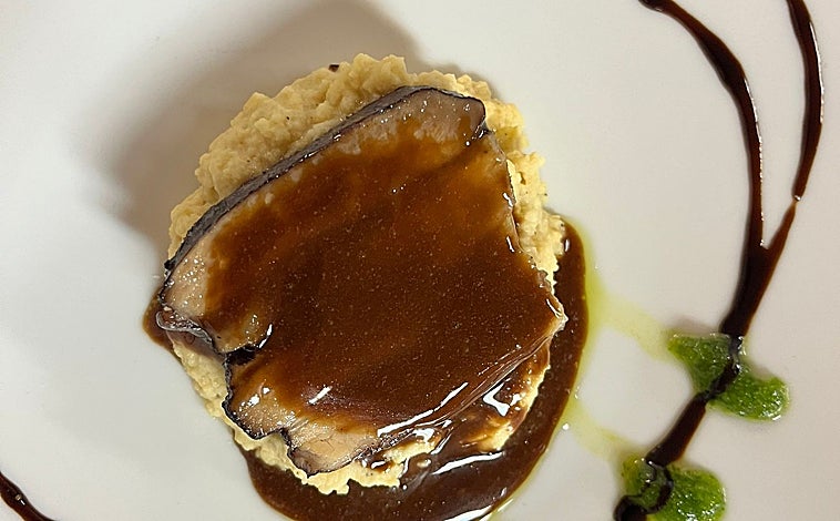 Imagen principal - Platos de los diferentes menú elaborados por los alumnos de la escuela gaditana