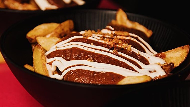 Patatas bravas del restaurante Villanos Bistró Canalla