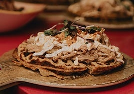 Un almuerzo con vistas al Atlántico: así se come en Villanos Bistró Canalla, el restaurante más atrevido del paseo marítimo de Cádiz