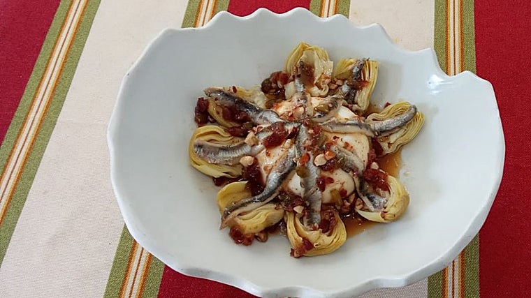 Uno de los platos que se puede probar en uno de los establecimientos del barrio de Santiago en Jerez