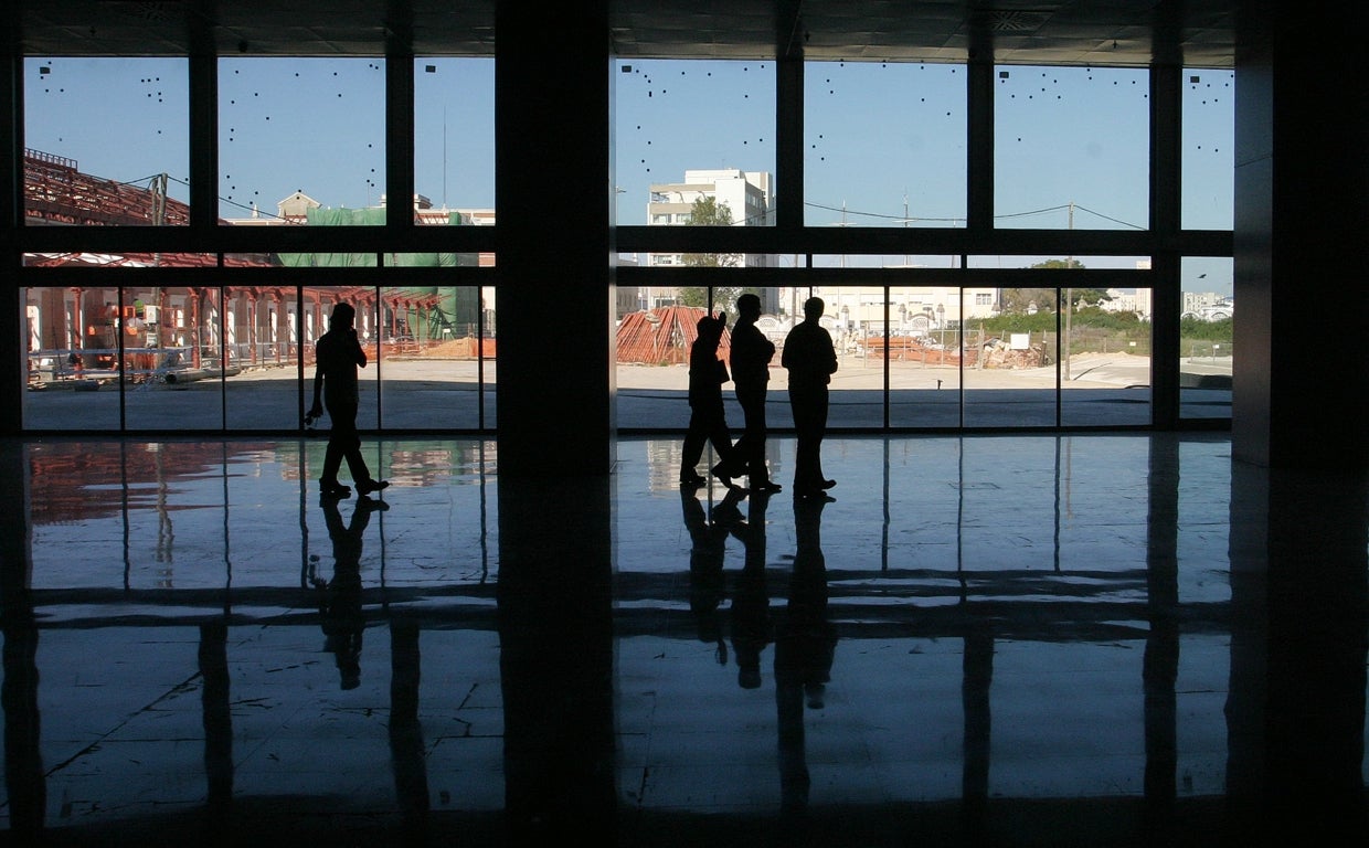 Vestíbulo anexo a la estación de Renfe de Cádiz