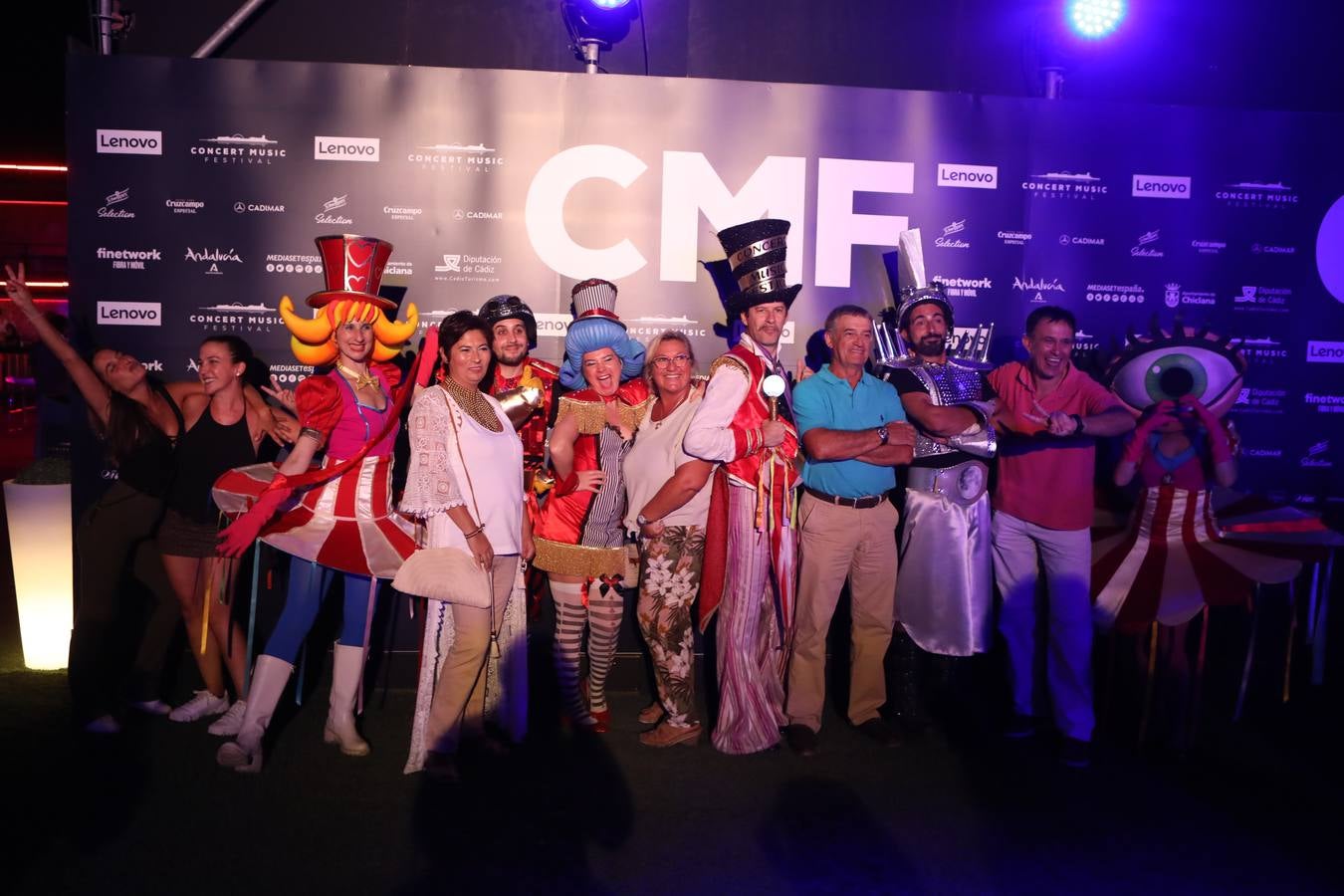 Búscate en el concierto de Save the Queen en Chiclana