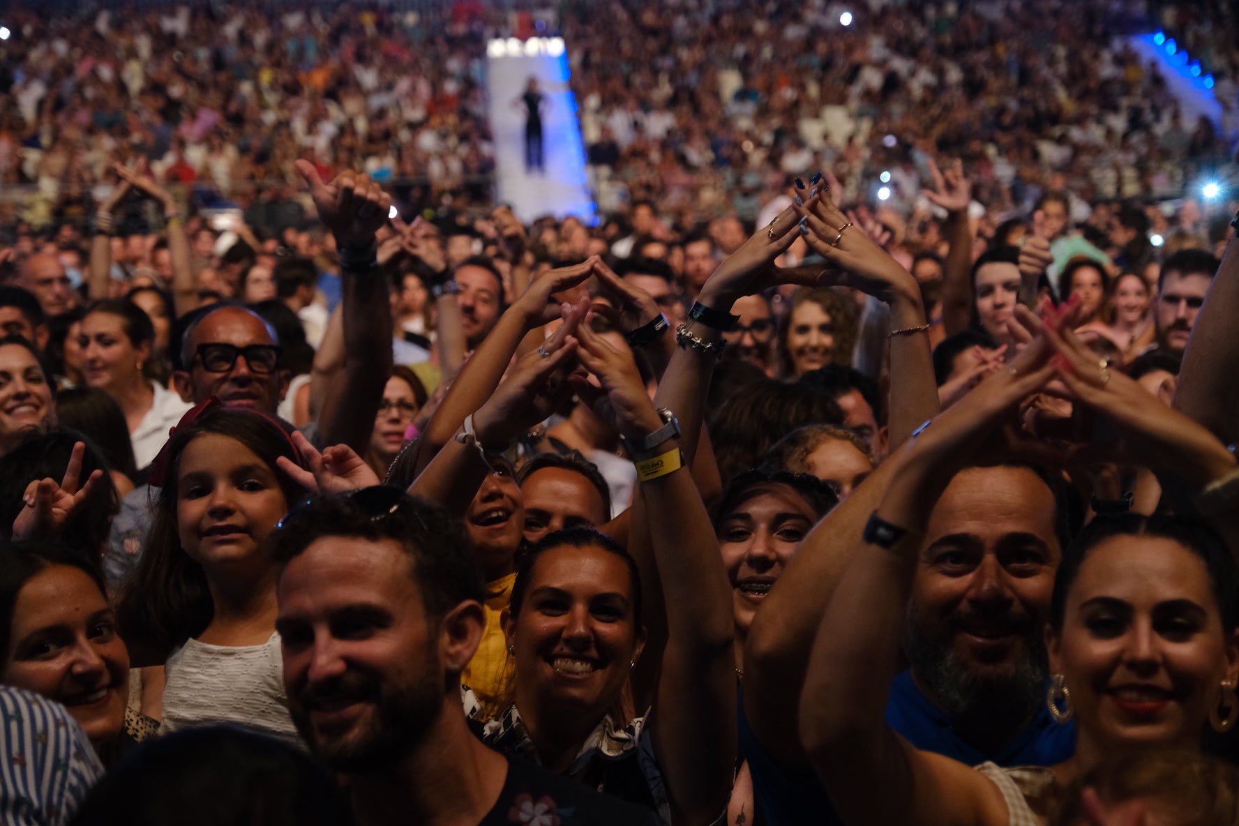 En imágenes: La tribu de Camilo inunda de amor el Concert Music Festival