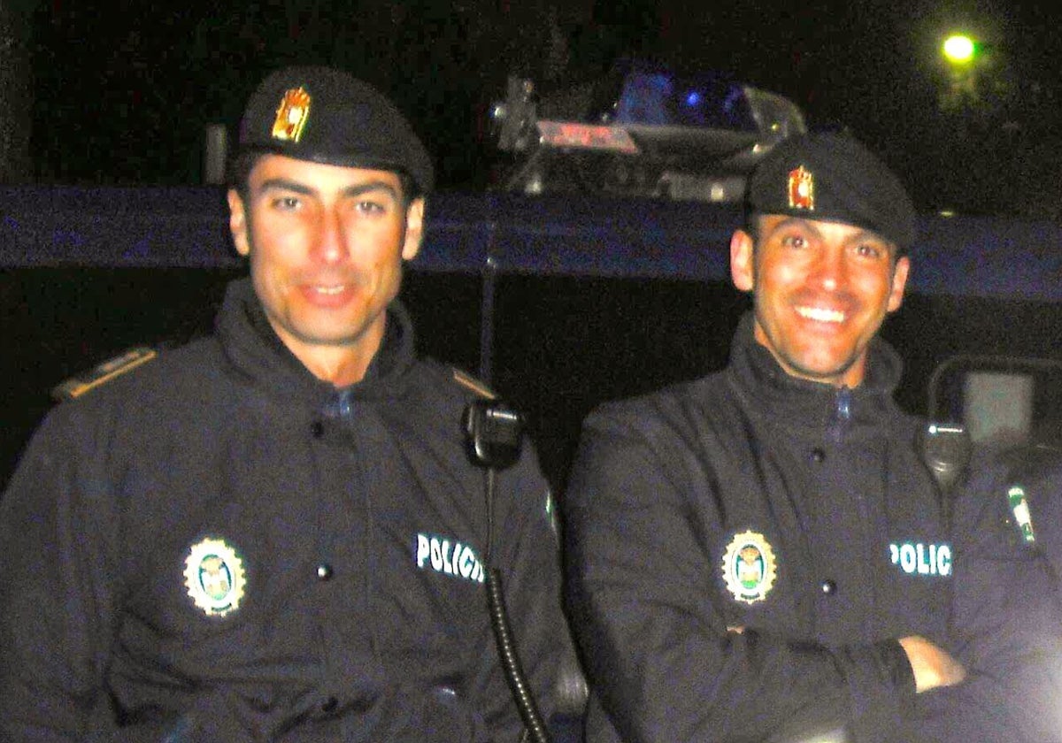 Víctor Sánchez (izquierda), junto a Ernesto Pérez Vera.