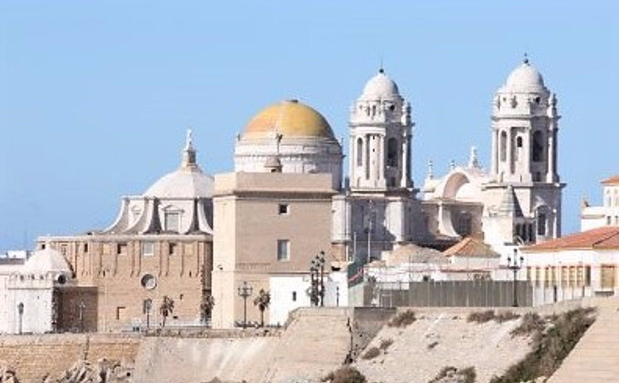 El Gobierno licita la reparación de las murallas de Cádiz entre los baluartes de Capuchinos y Los Mártires