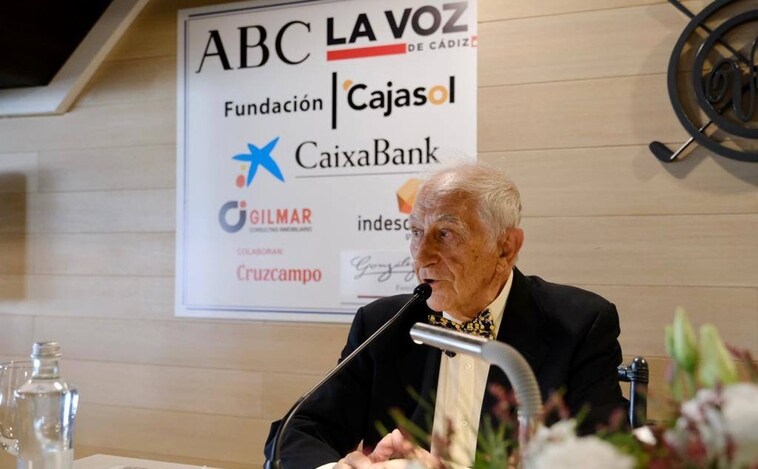 Inocencio Arias: «Sería una vergüenza que el Rey Juan Carlos muriera en el extranjero»