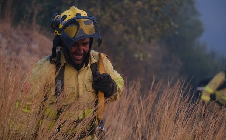 El incendio en Jerez ha supuesto 17 horas de intensa y peligrosa lucha contra el fuego