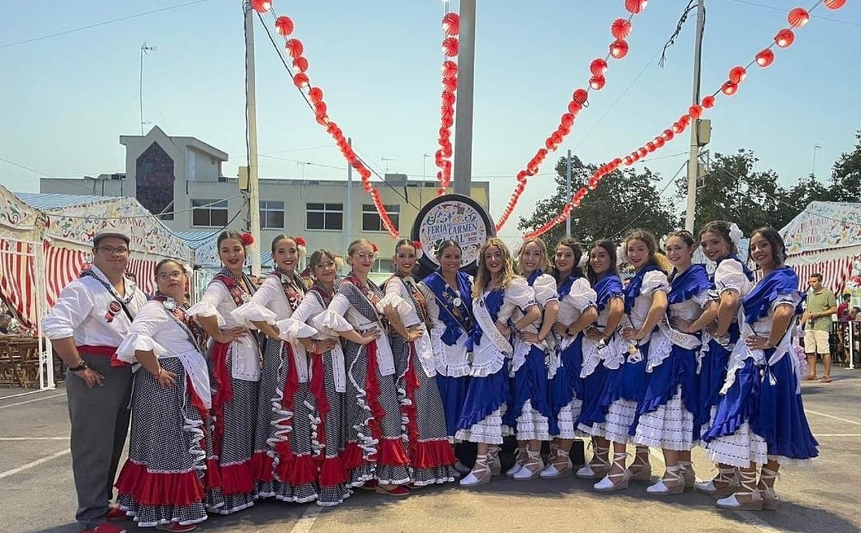 Salineras de San Fernando junto a la Asociación de Chiclaneras