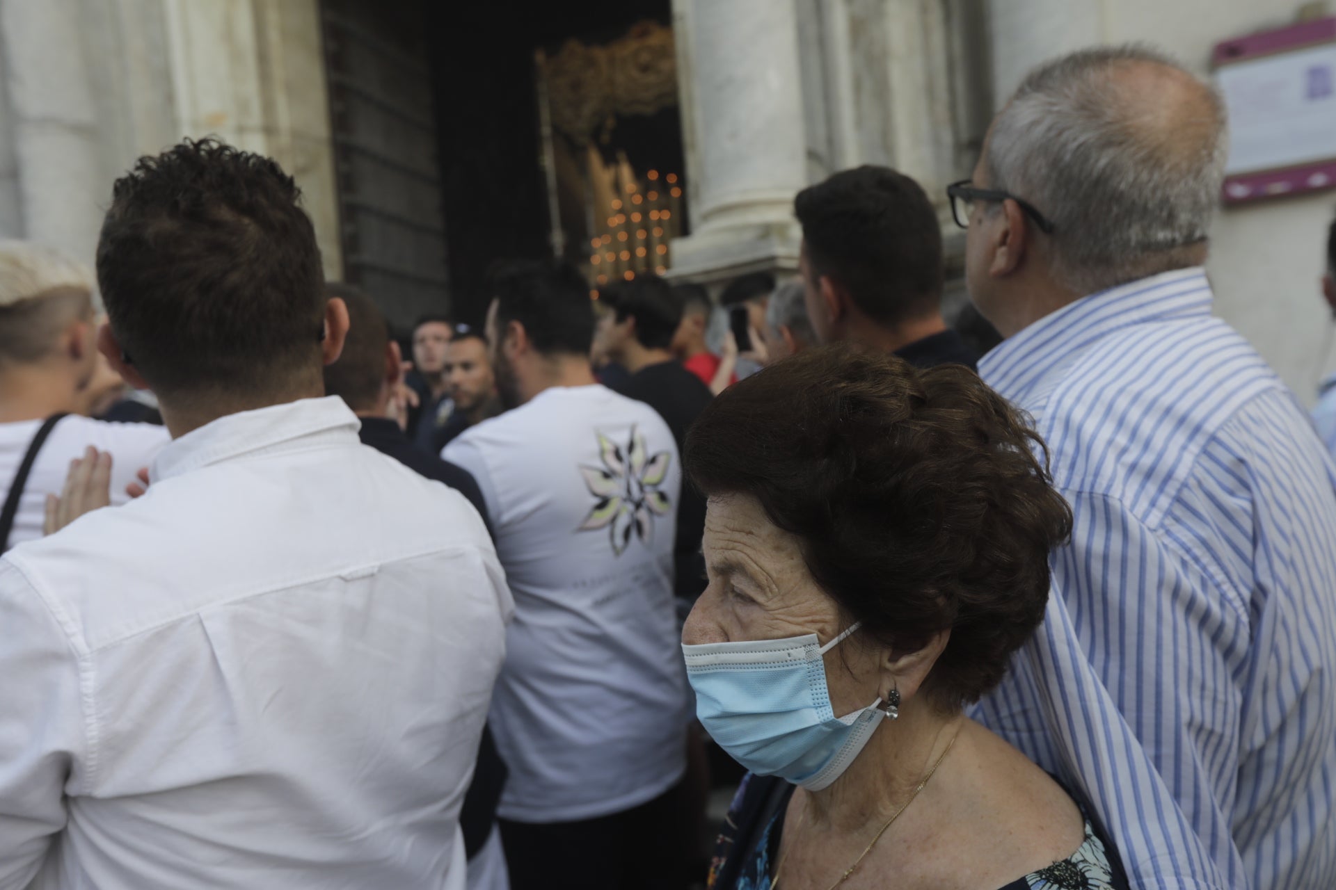 En imágenes: Así ha sido el reencuentro de la Virgen del Carmen con los gaditanos