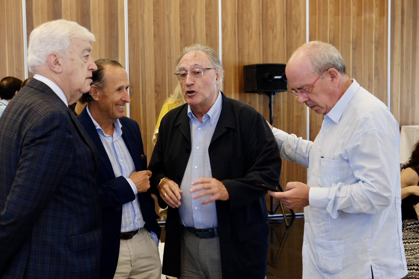 Fotos: Ambiente en la Mirada Económica de ABC y La Voz con Marta Crespo