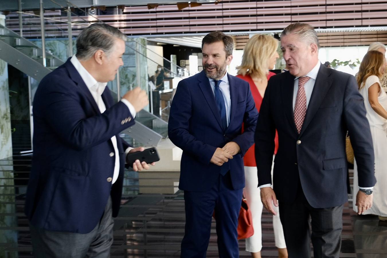 Fotos: Ambiente en la Mirada Económica de ABC y La Voz con Marta Crespo