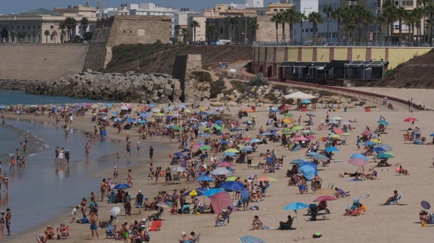 Imagen de la Playa de Santa María del Mar, Cádiz. Fuente: LAVOZ