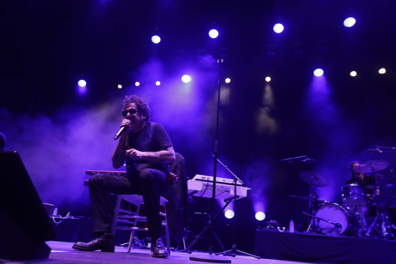 Fotos: El rock de Andrés Calamaro se muestra eterno en Chiclana
