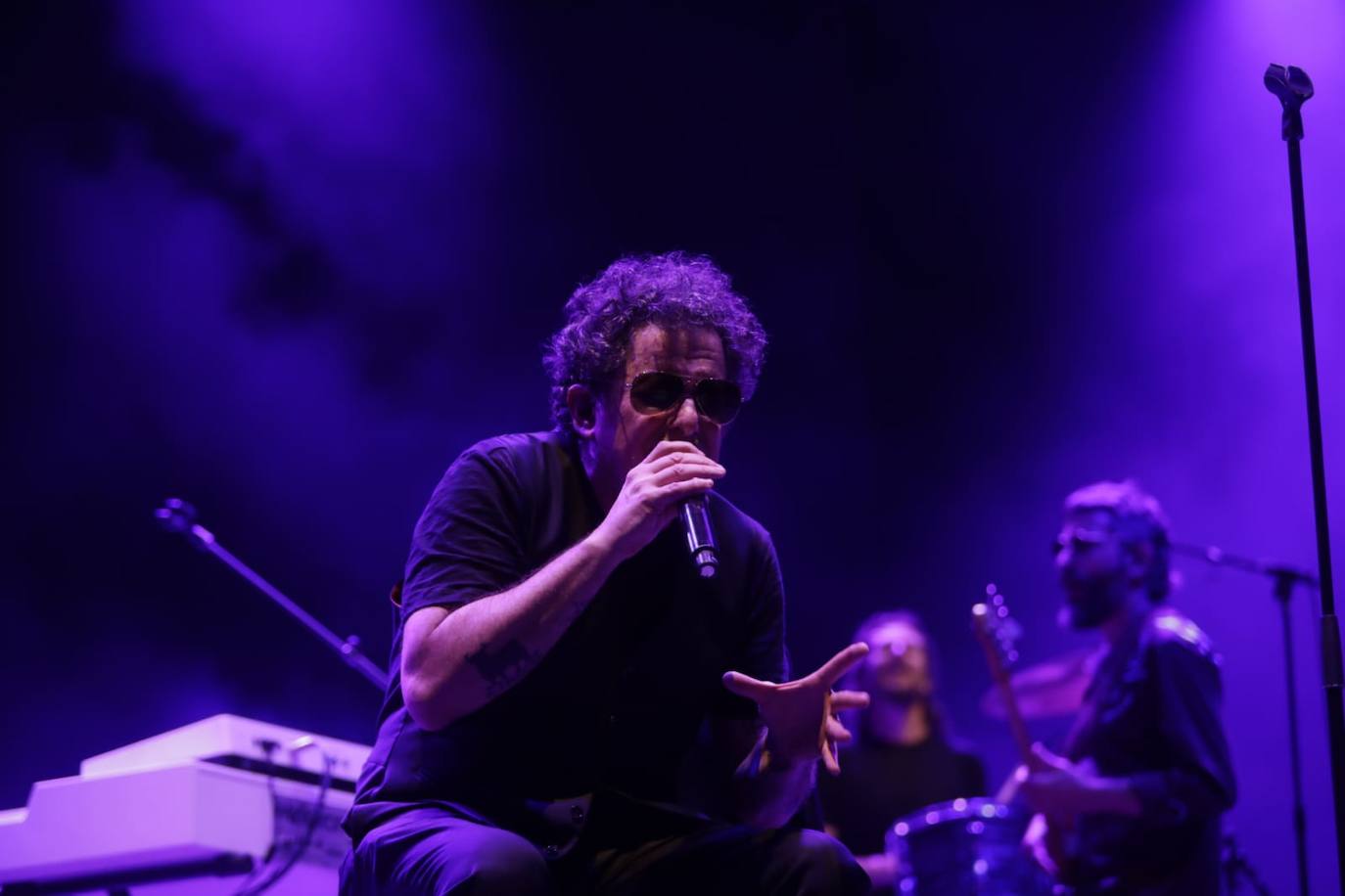 Fotos: El rock de Andrés Calamaro se muestra eterno en Chiclana