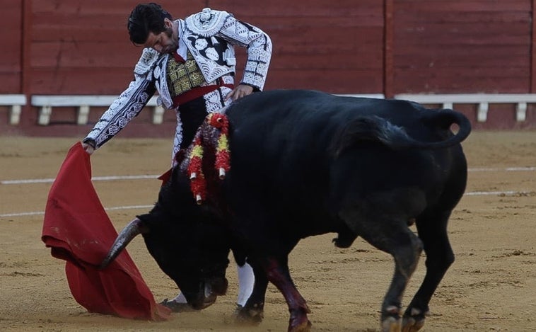 Las imágenes de la corrida de Morante de la Puebla, El Juli y Daniel Luque en El Puerto