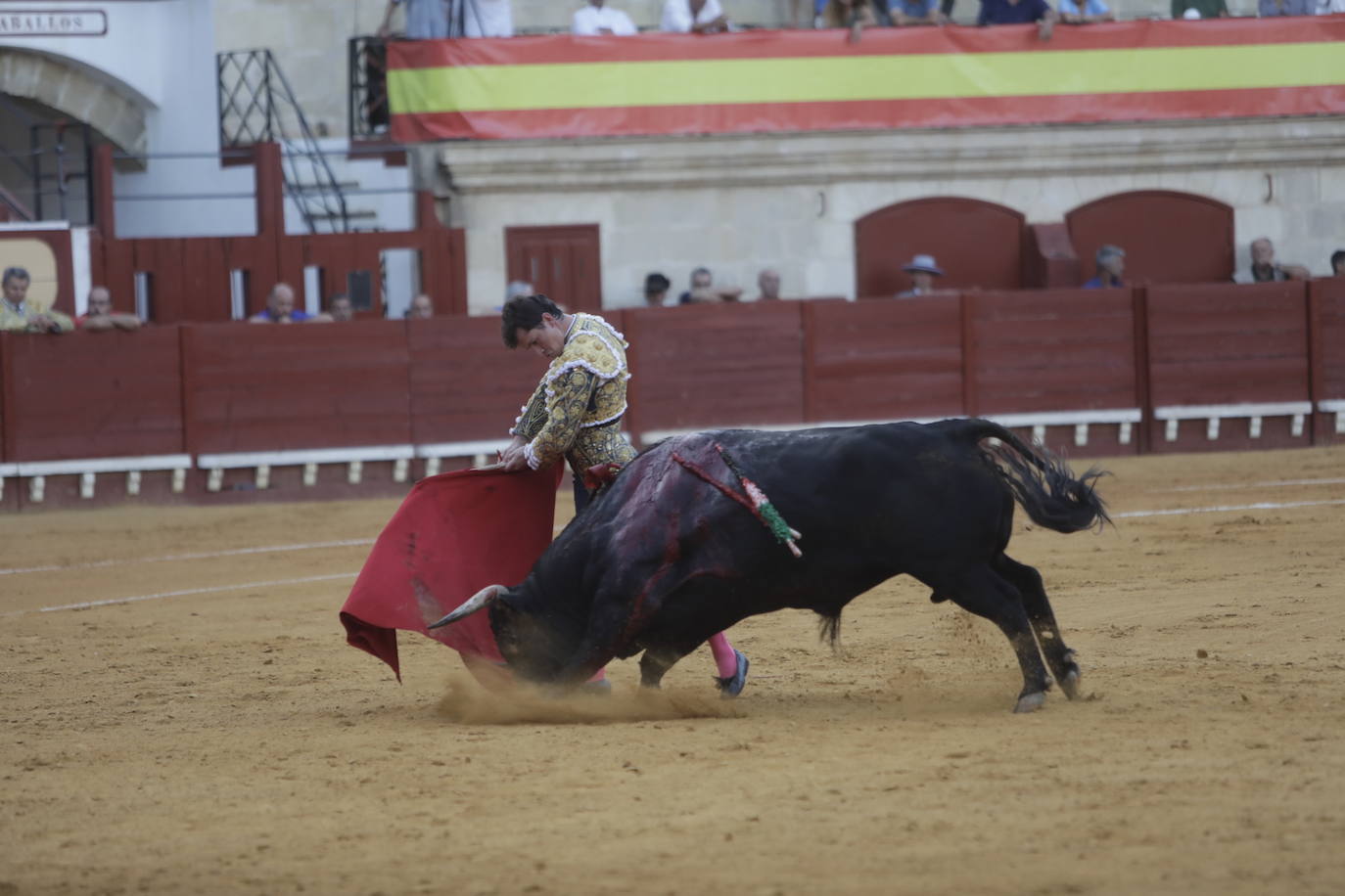 Las imágenes de la corrida de Morante de la Puebla, El Juli y Daniel Luque en El Puerto